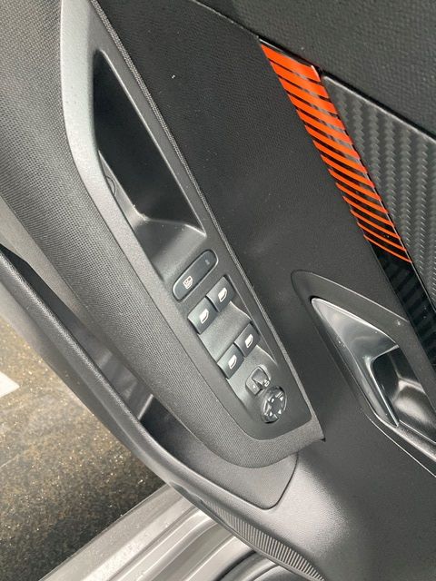 peugeot-208-2023-gasolina-1199cc