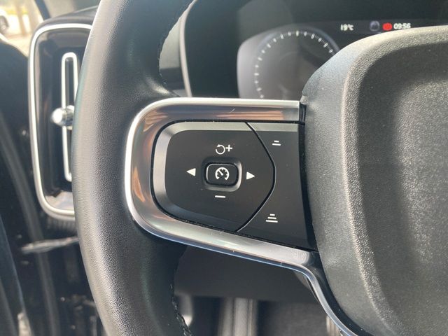 volvo-xc40-2022-hibrido-a-gasolina-1477cc