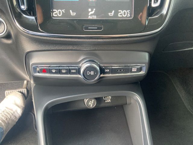 volvo-xc40-2022-hibrido-a-gasolina-1477cc