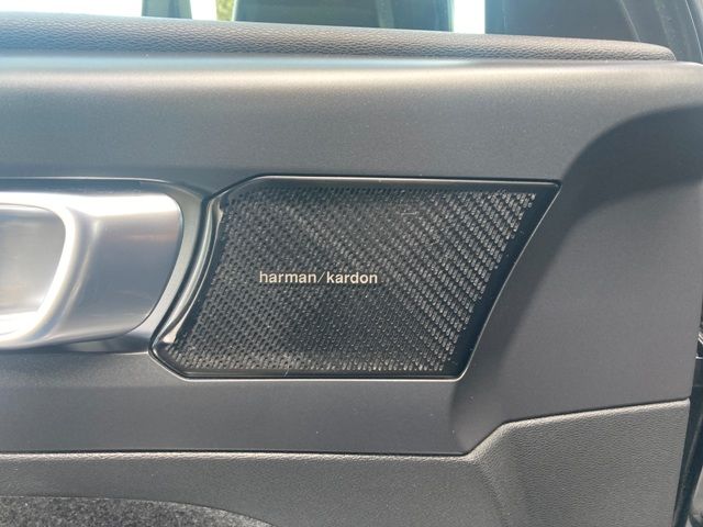 volvo-xc40-2022-hibrido-a-gasolina-1477cc