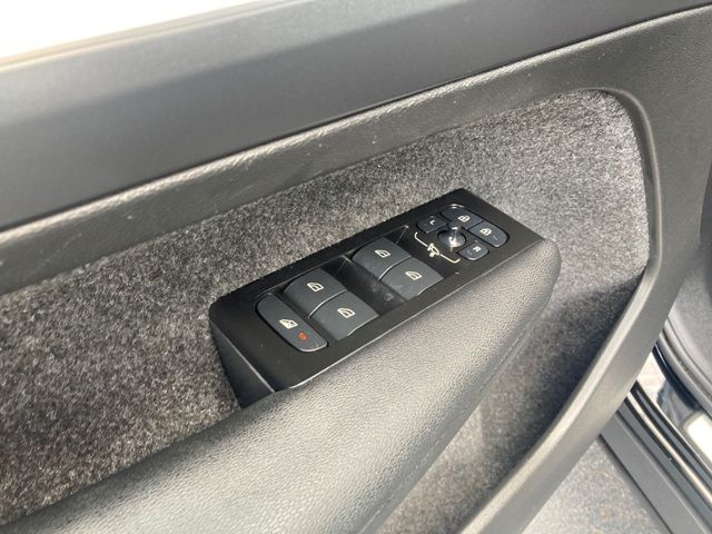 volvo-xc40-2022-hibrido-a-gasolina-1477cc