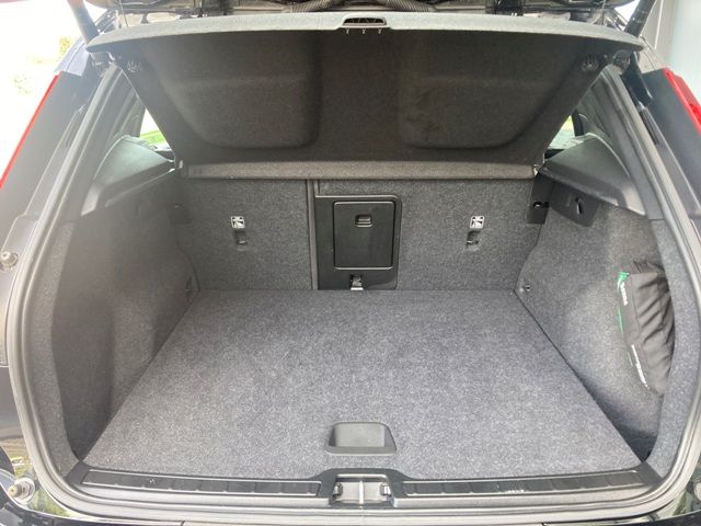 volvo-xc40-2022-hibrido-a-gasolina-1477cc