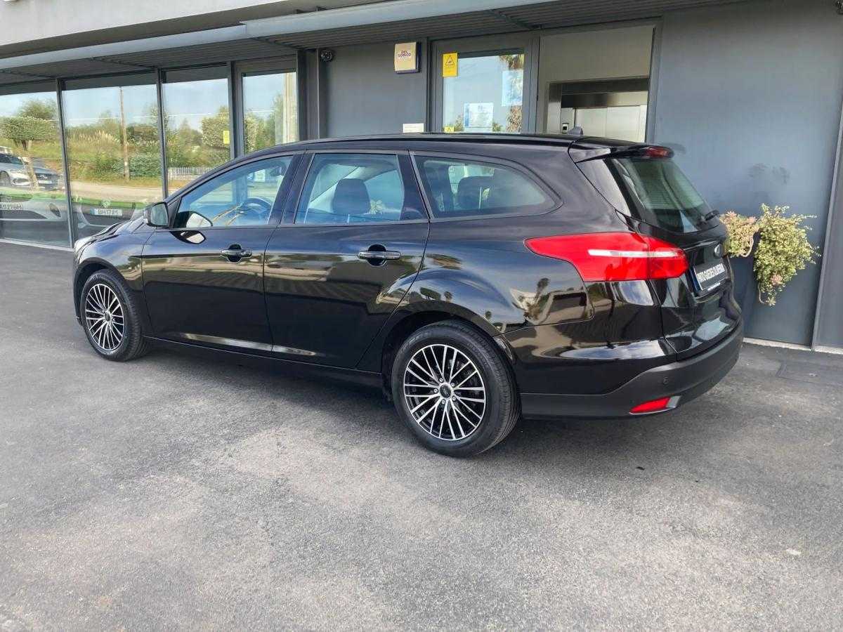 ford-focus-sw-2018-diesel-1499cc