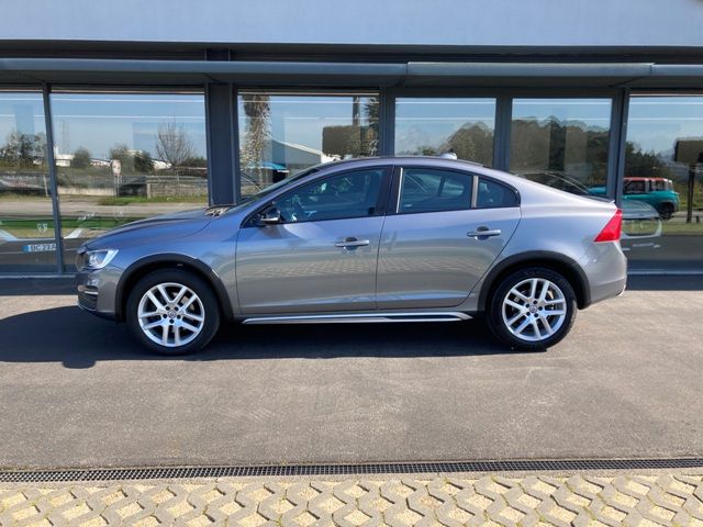 volvo-v60-cross-country-2017-diesel-1969cc