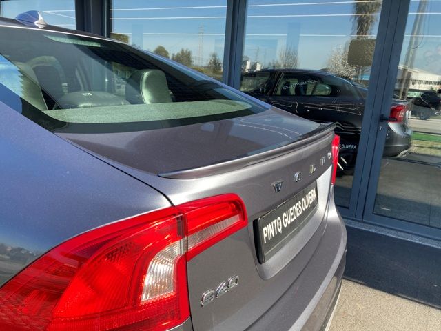 volvo-v60-cross-country-2017-diesel-1969cc