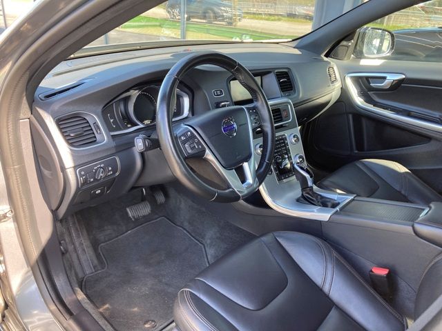 volvo-v60-cross-country-2017-diesel-1969cc