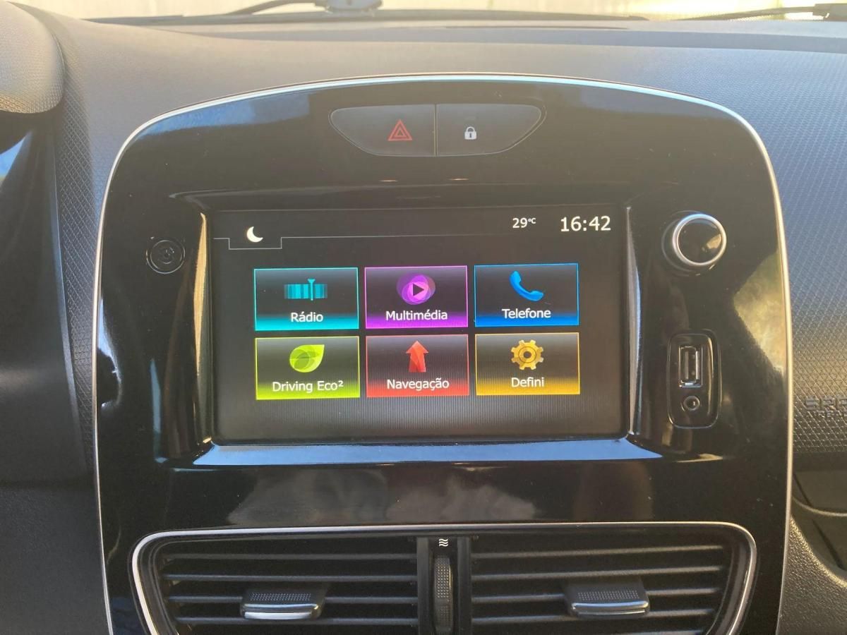 renault-clio-sport-tourer-2019-diesel-1461cc
