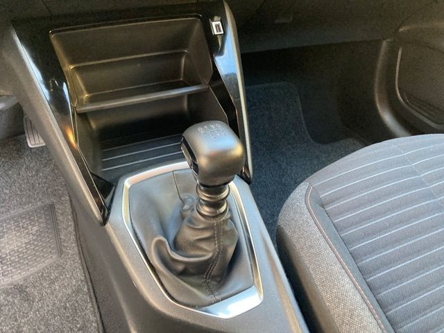peugeot-208-2023-gasolina-1199cc