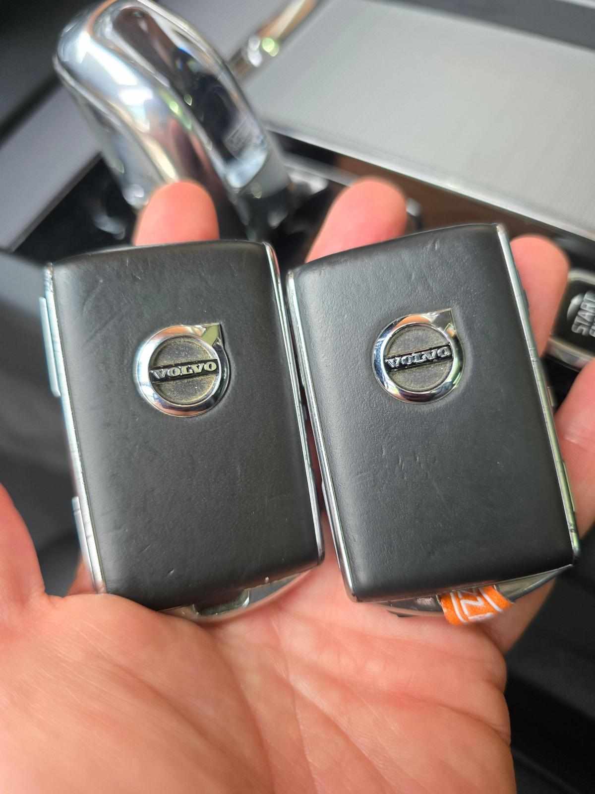 volvo-xc60-2-0-t8-twin-engine-2018-gasolina-1969cc