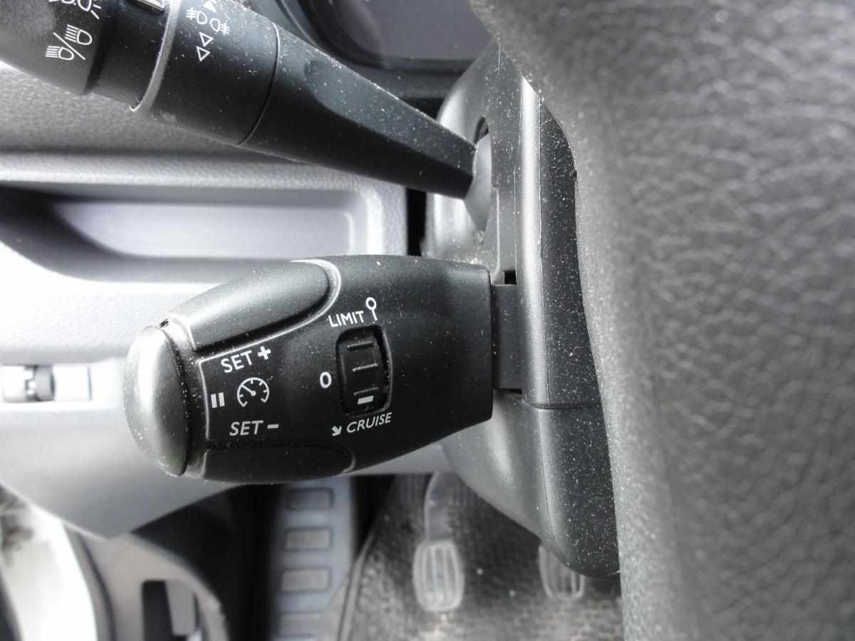 opel-vivaro-1-5-2019-diesel-2464cc
