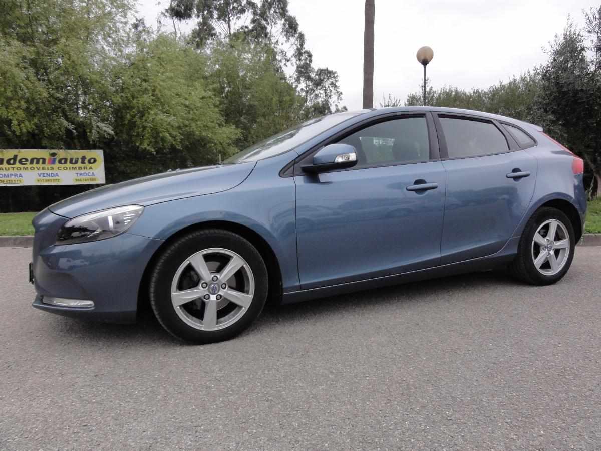 volvo-v40-d2-1-6-2013-diesel-1560cc