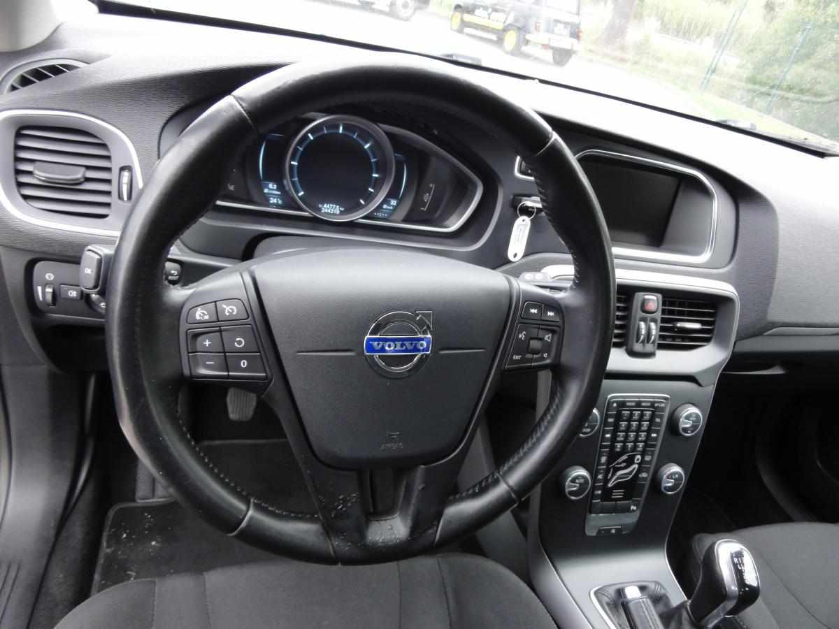 volvo-v40-d2-1-6-2013-diesel-1560cc