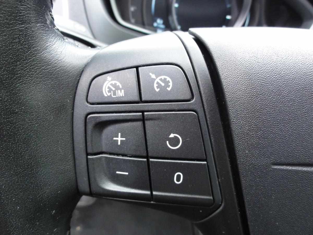 volvo-v40-d2-1-6-2013-diesel-1560cc