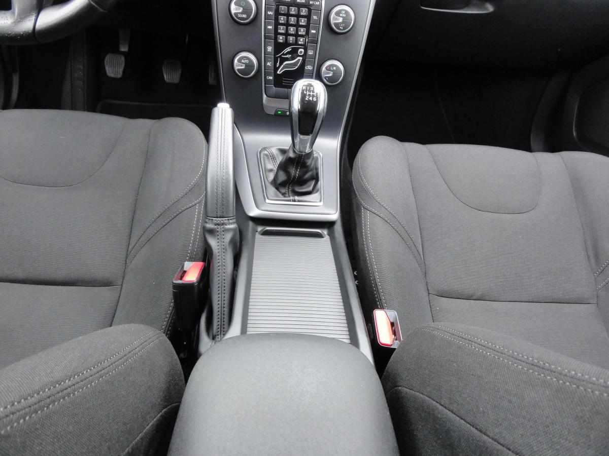 volvo-v40-d2-1-6-2013-diesel-1560cc