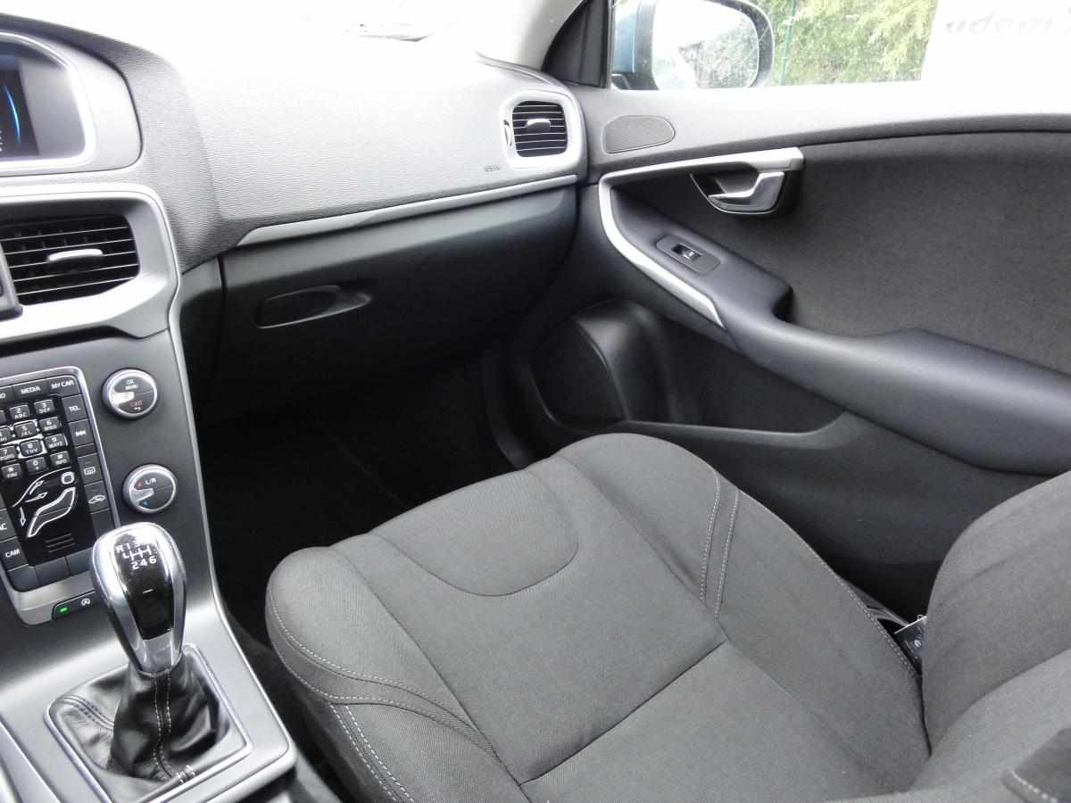 volvo-v40-d2-1-6-2013-diesel-1560cc