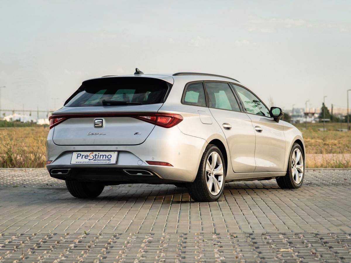 seat-leon-st-2023-gasolina-999cc