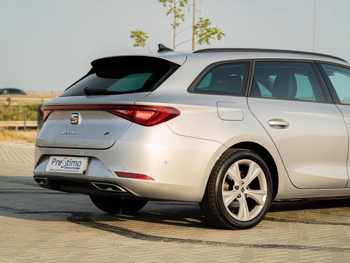 seat-leon-st-2023-gasolina-999cc