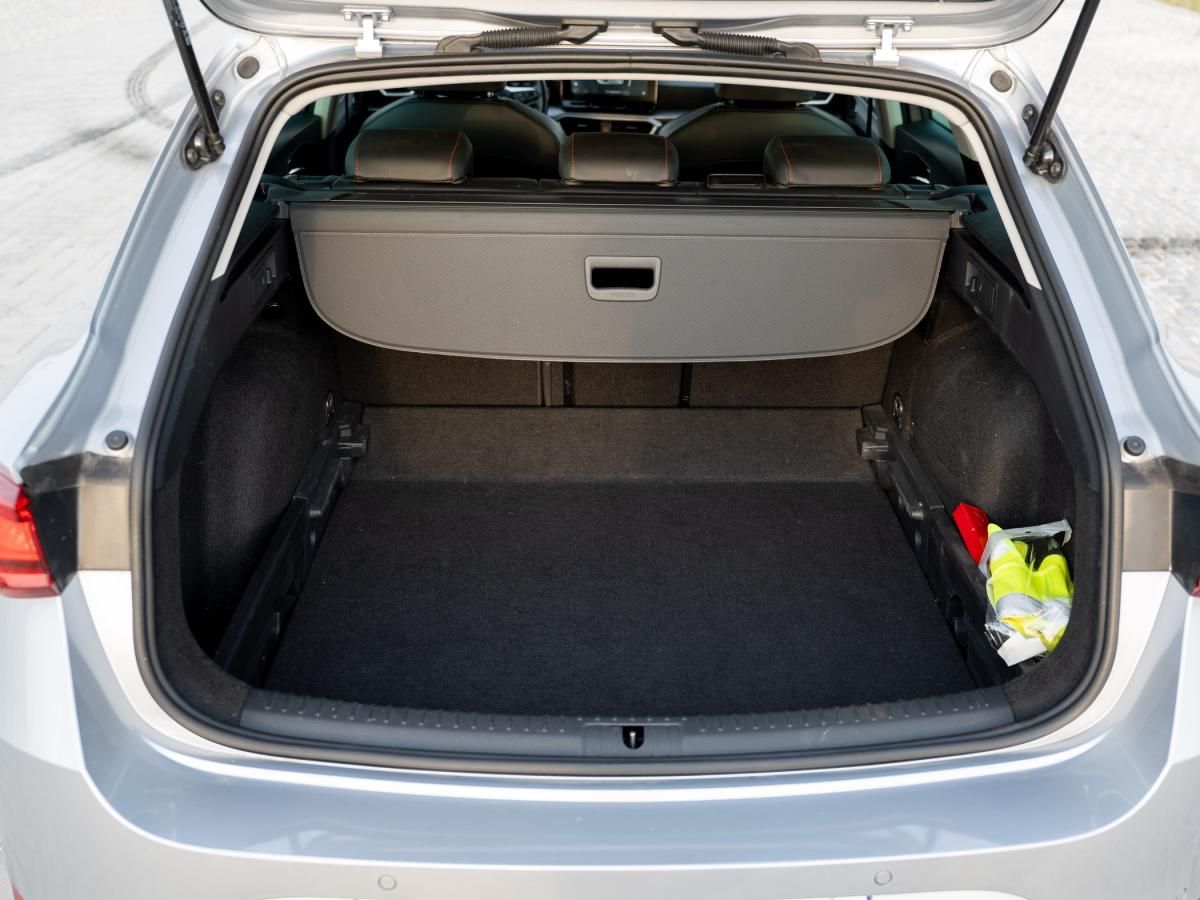 seat-leon-st-2023-gasolina-999cc