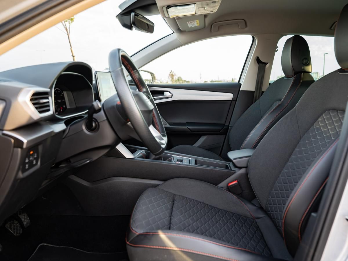 seat-leon-st-2023-gasolina-999cc