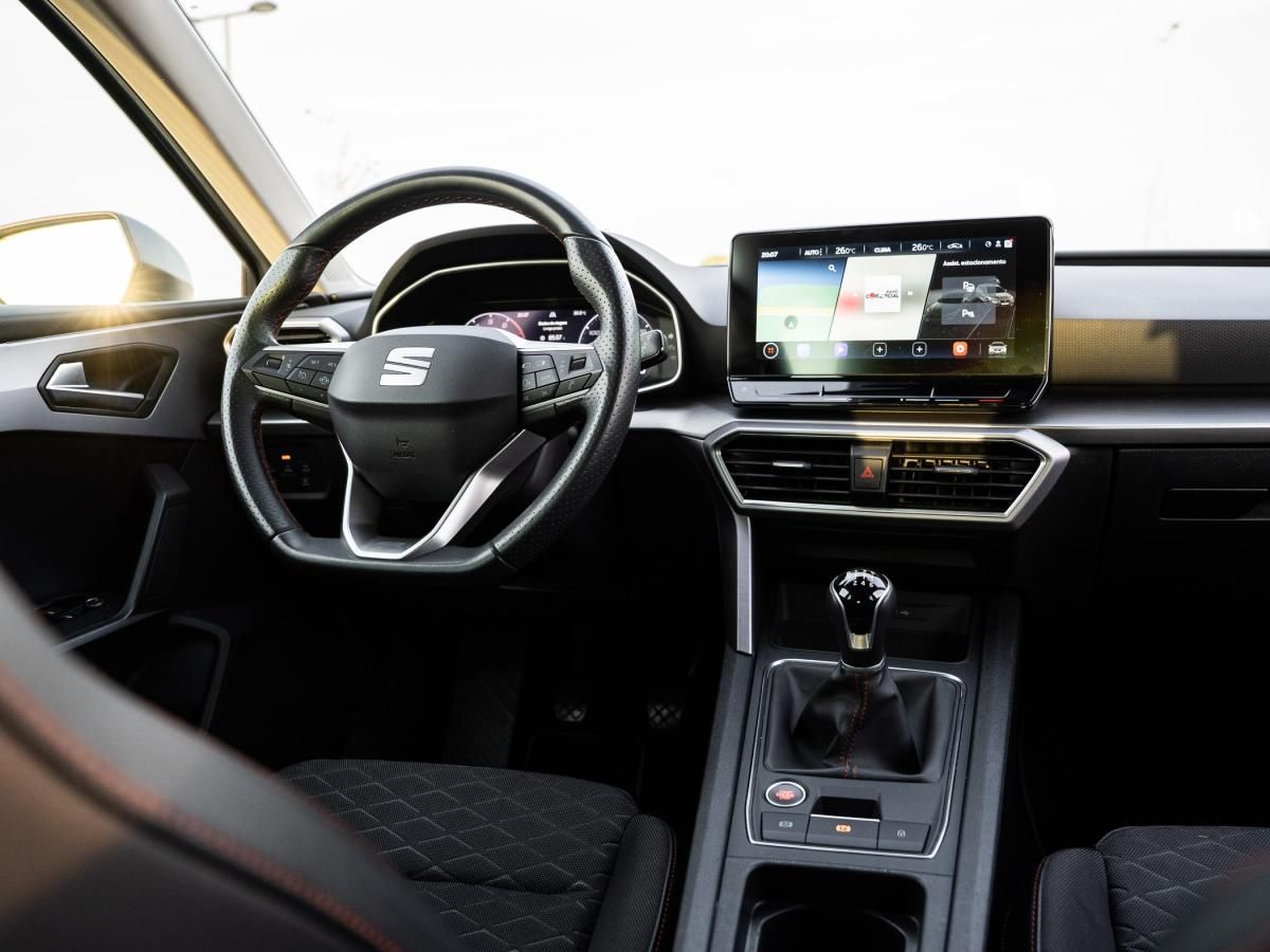 seat-leon-st-2023-gasolina-999cc