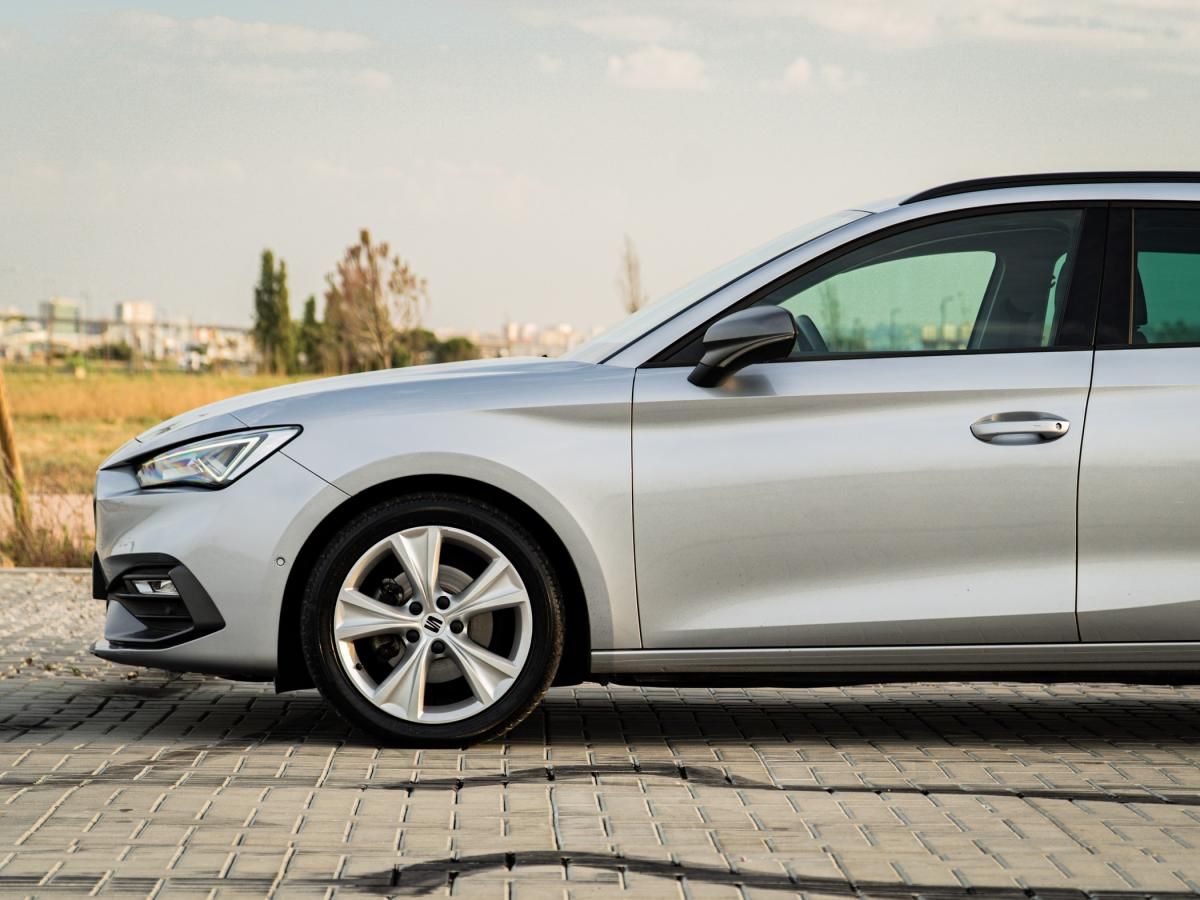 seat-leon-st-2023-gasolina-999cc
