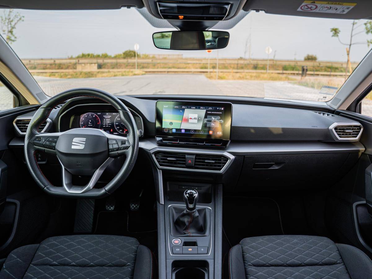 seat-leon-st-2023-gasolina-999cc
