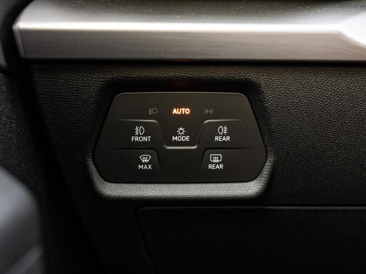 seat-leon-st-2023-gasolina-999cc