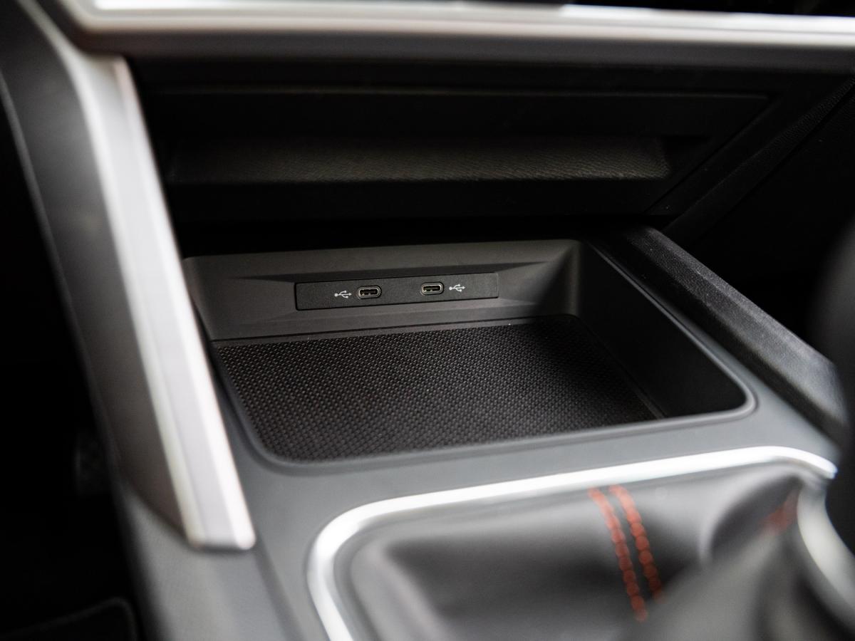 seat-leon-st-2023-gasolina-999cc