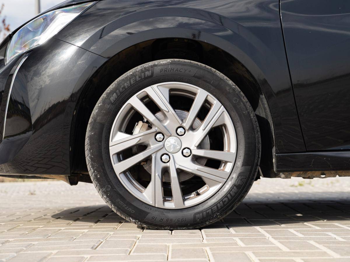 peugeot-208-2022-gasolina-1199cc