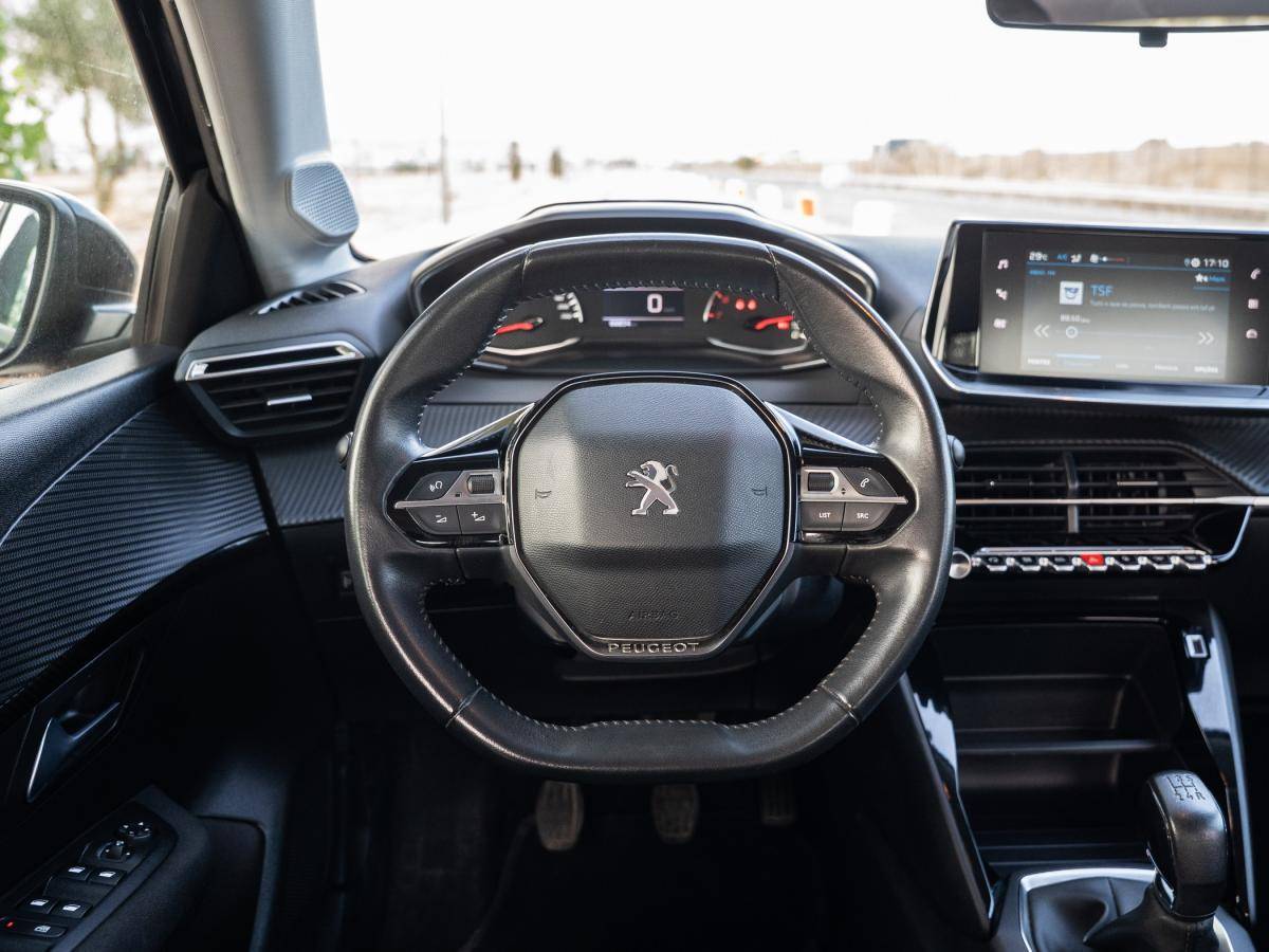 peugeot-208-2022-gasolina-1199cc