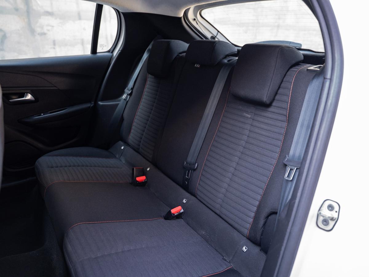 peugeot-208-2022-gasolina-1199cc