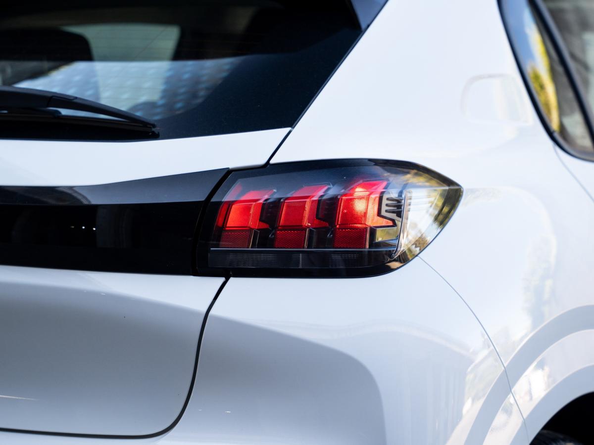 peugeot-208-2022-gasolina-1199cc