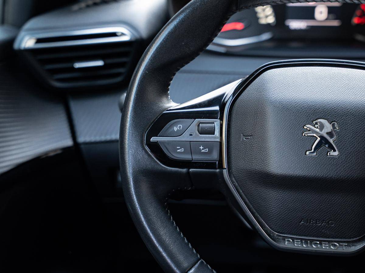 peugeot-208-2022-gasolina-1199cc