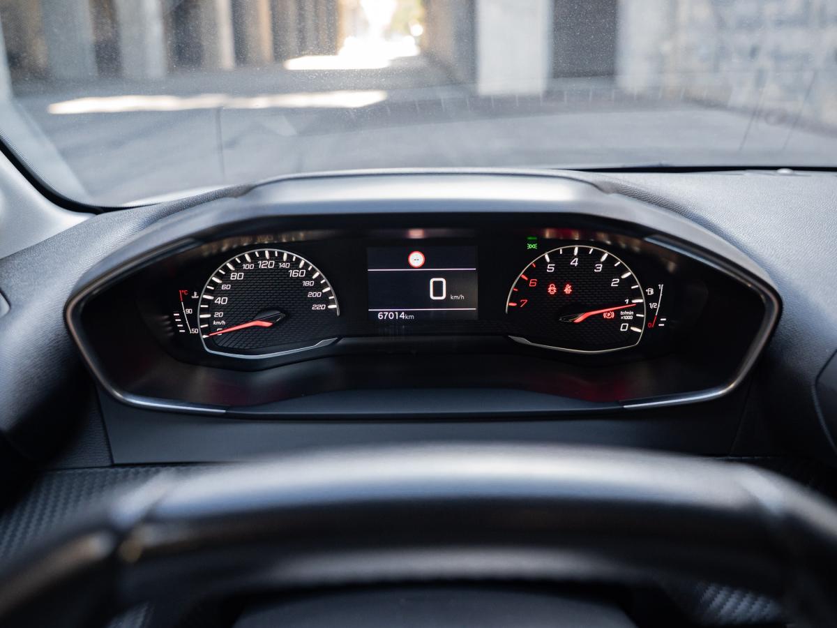 peugeot-208-2022-gasolina-1199cc