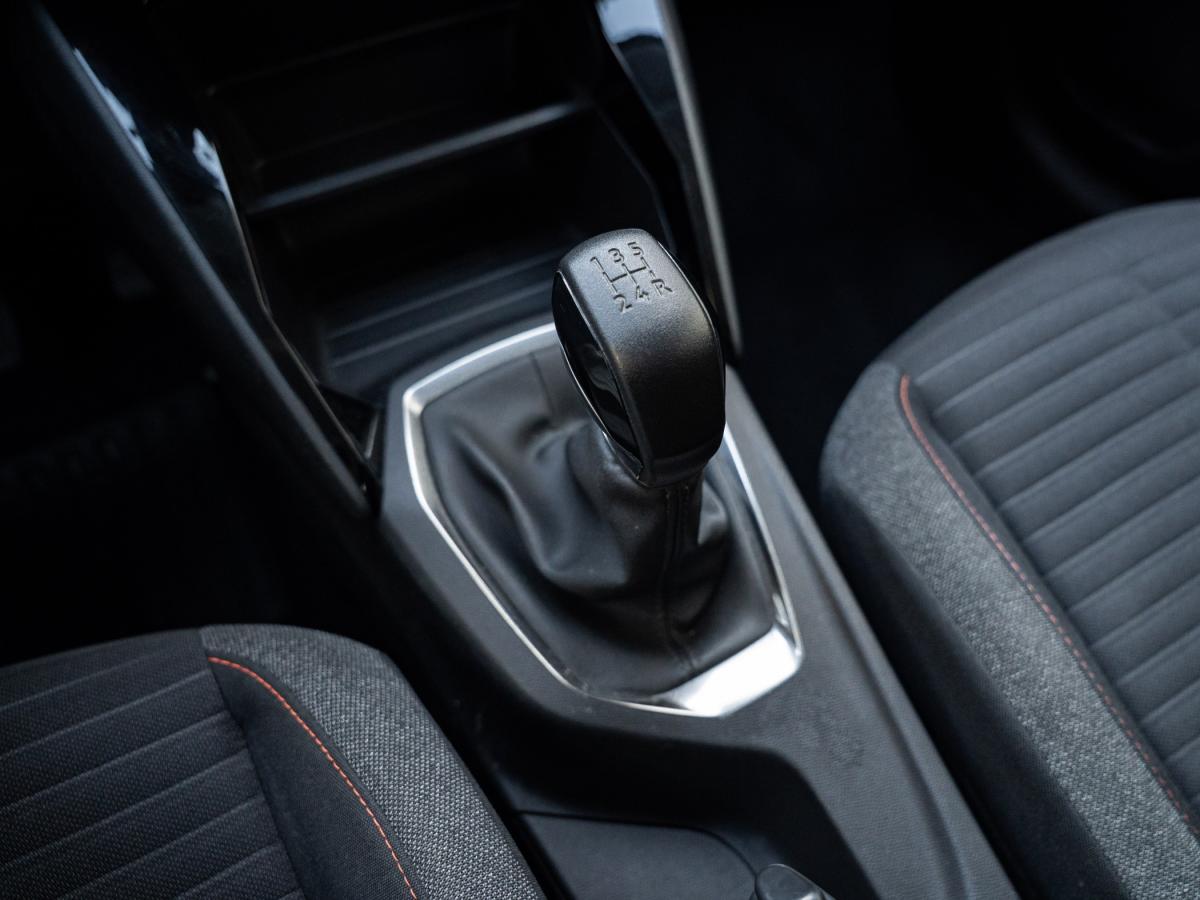 peugeot-208-2022-gasolina-1199cc