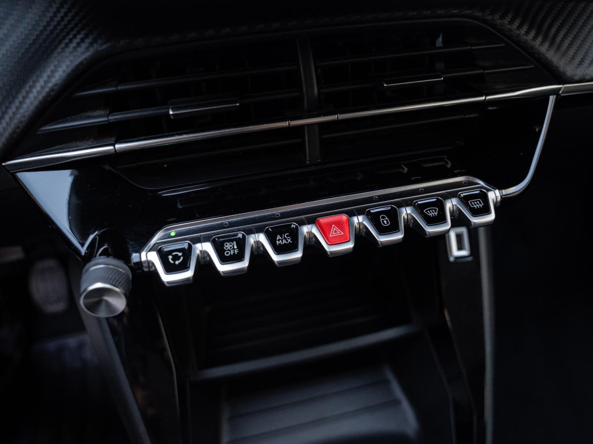 peugeot-208-2022-gasolina-1199cc