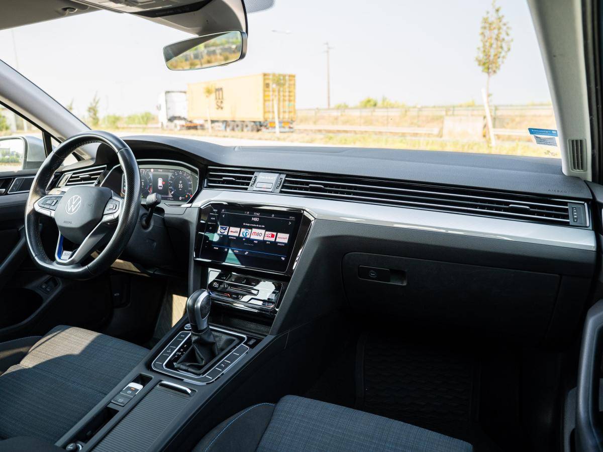 volkswagen-passat-variant-2021-hibrido-a-gasolina-1395cc