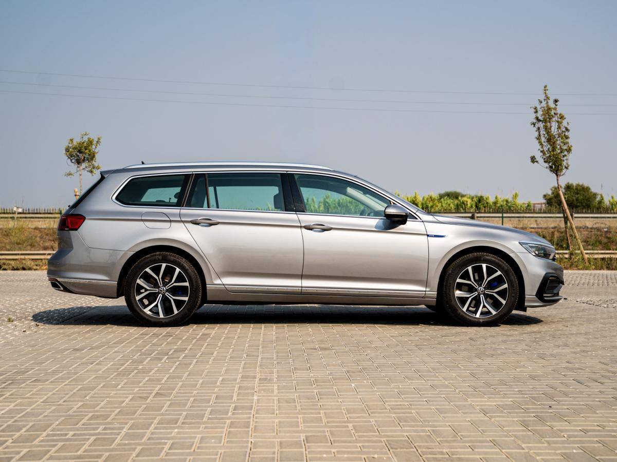 volkswagen-passat-variant-2021-hibrido-a-gasolina-1395cc