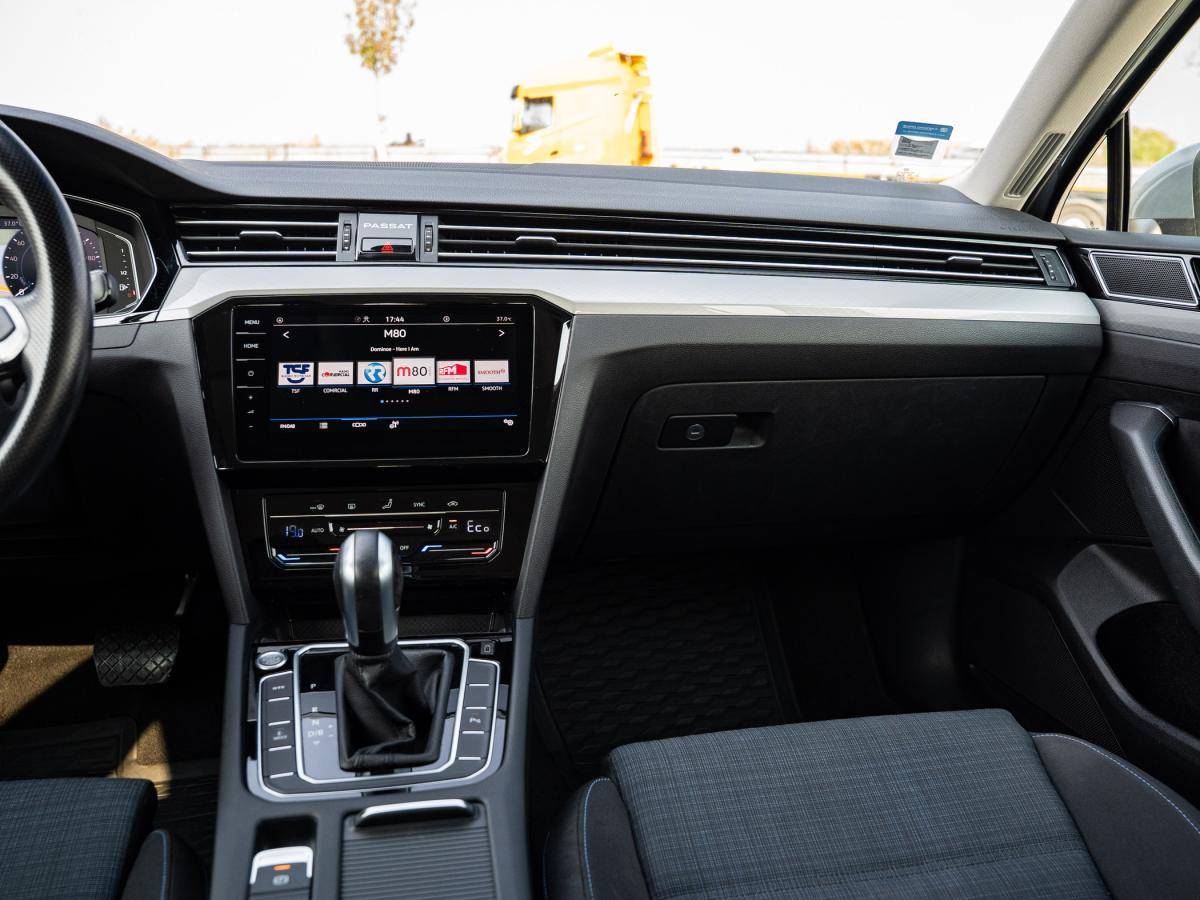 volkswagen-passat-variant-2021-hibrido-a-gasolina-1395cc