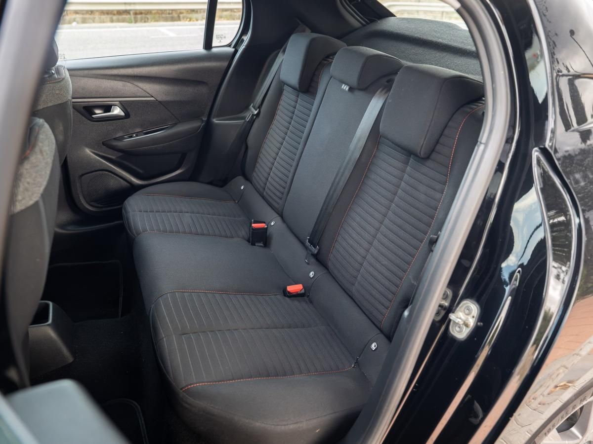 peugeot-208-2022-diesel-1499cc