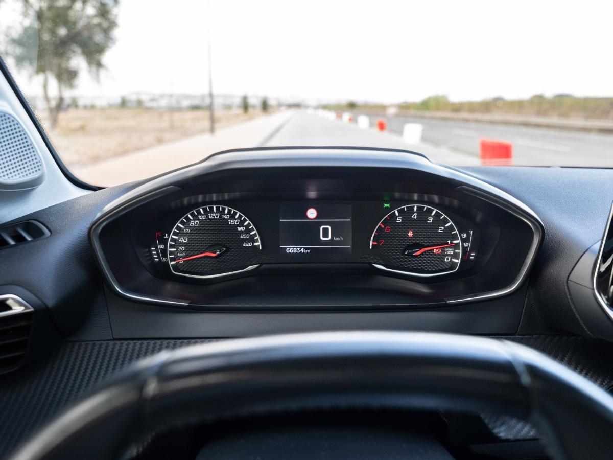 peugeot-208-2022-diesel-1499cc