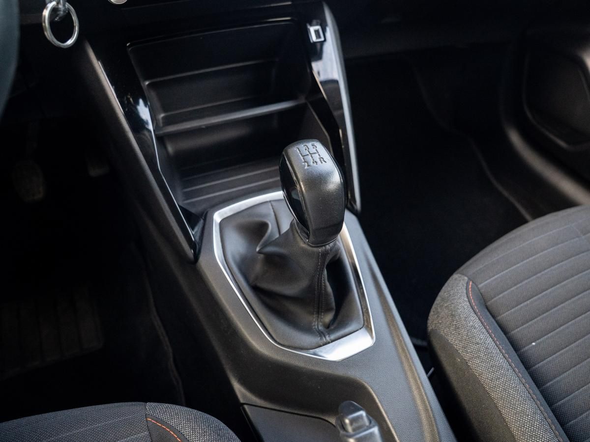 peugeot-208-2022-diesel-1499cc