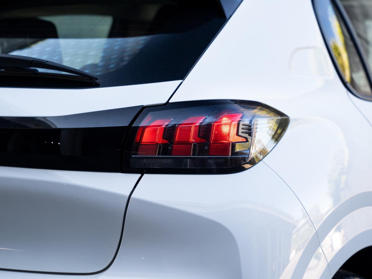 peugeot-208-2022-gasolina-1199cc