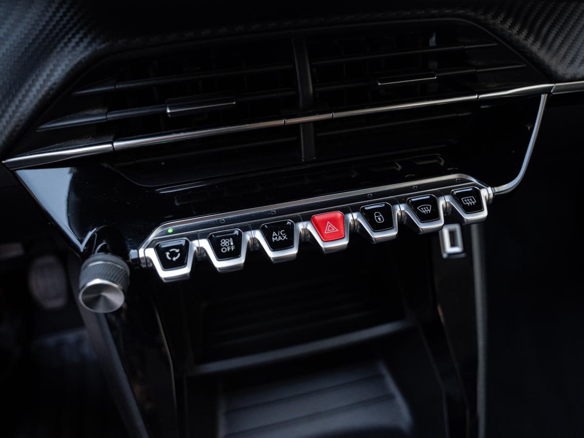 peugeot-208-2022-gasolina-1199cc