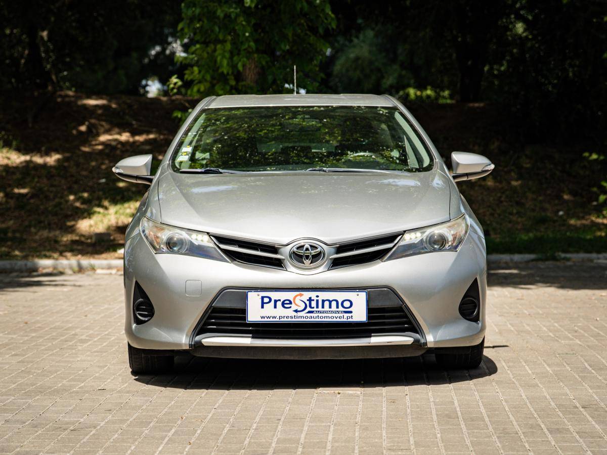 toyota-auris-touring-sports-2014-diesel-1364cc