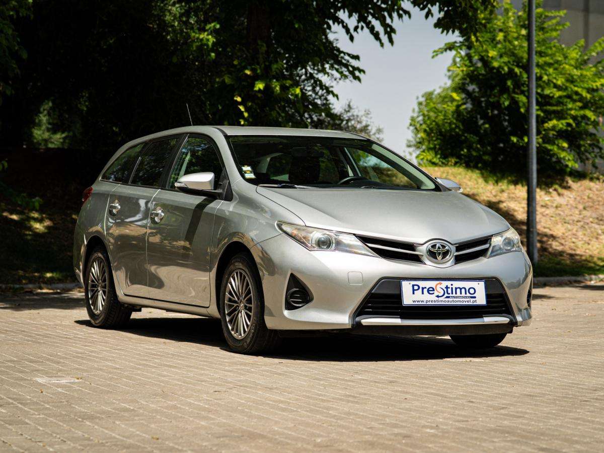 toyota-auris-touring-sports-2014-diesel-1364cc