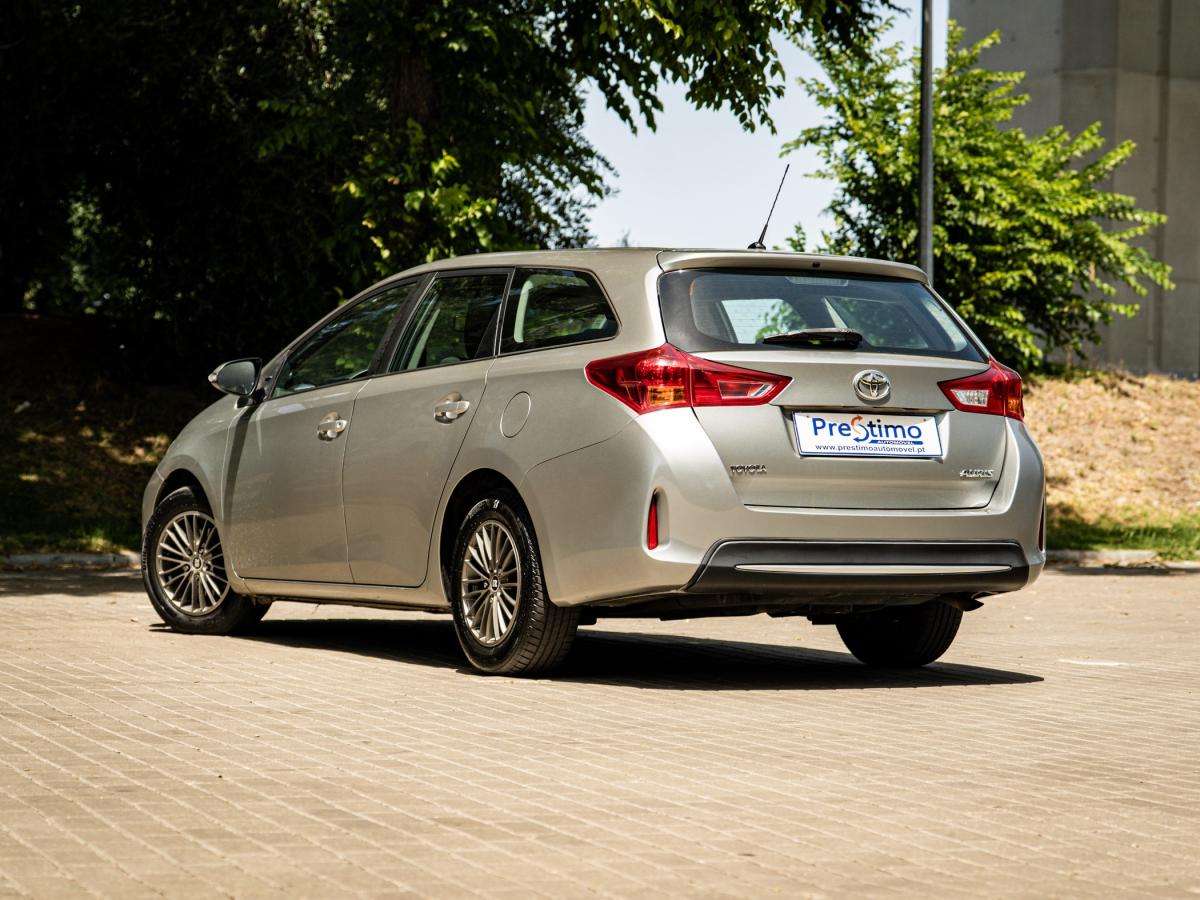 toyota-auris-touring-sports-2014-diesel-1364cc