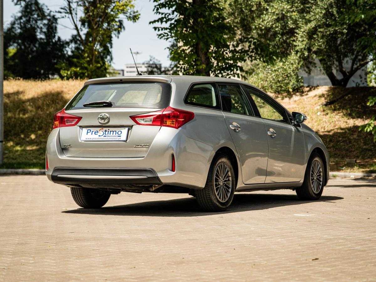 toyota-auris-touring-sports-2014-diesel-1364cc