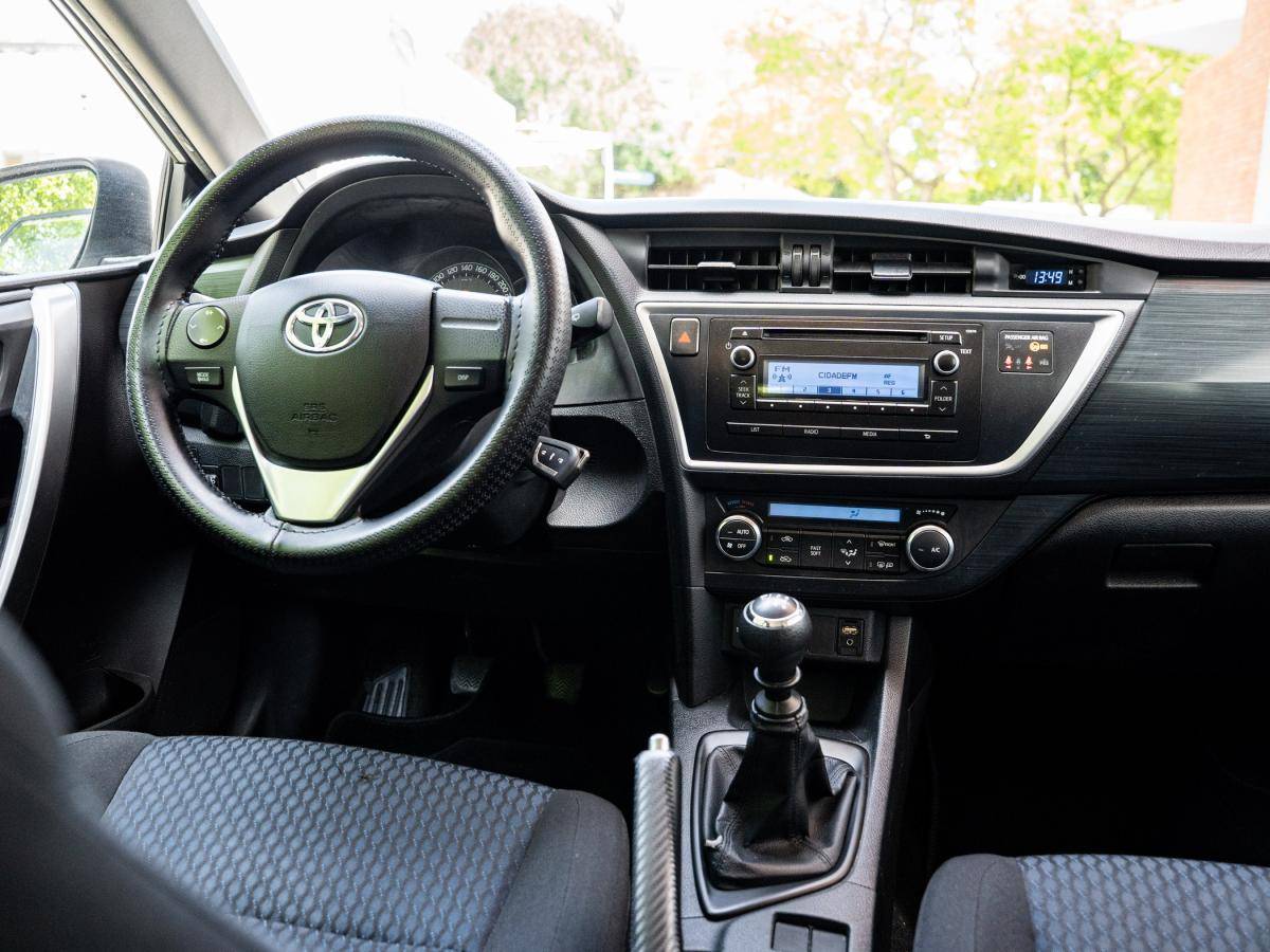 toyota-auris-touring-sports-2014-diesel-1364cc