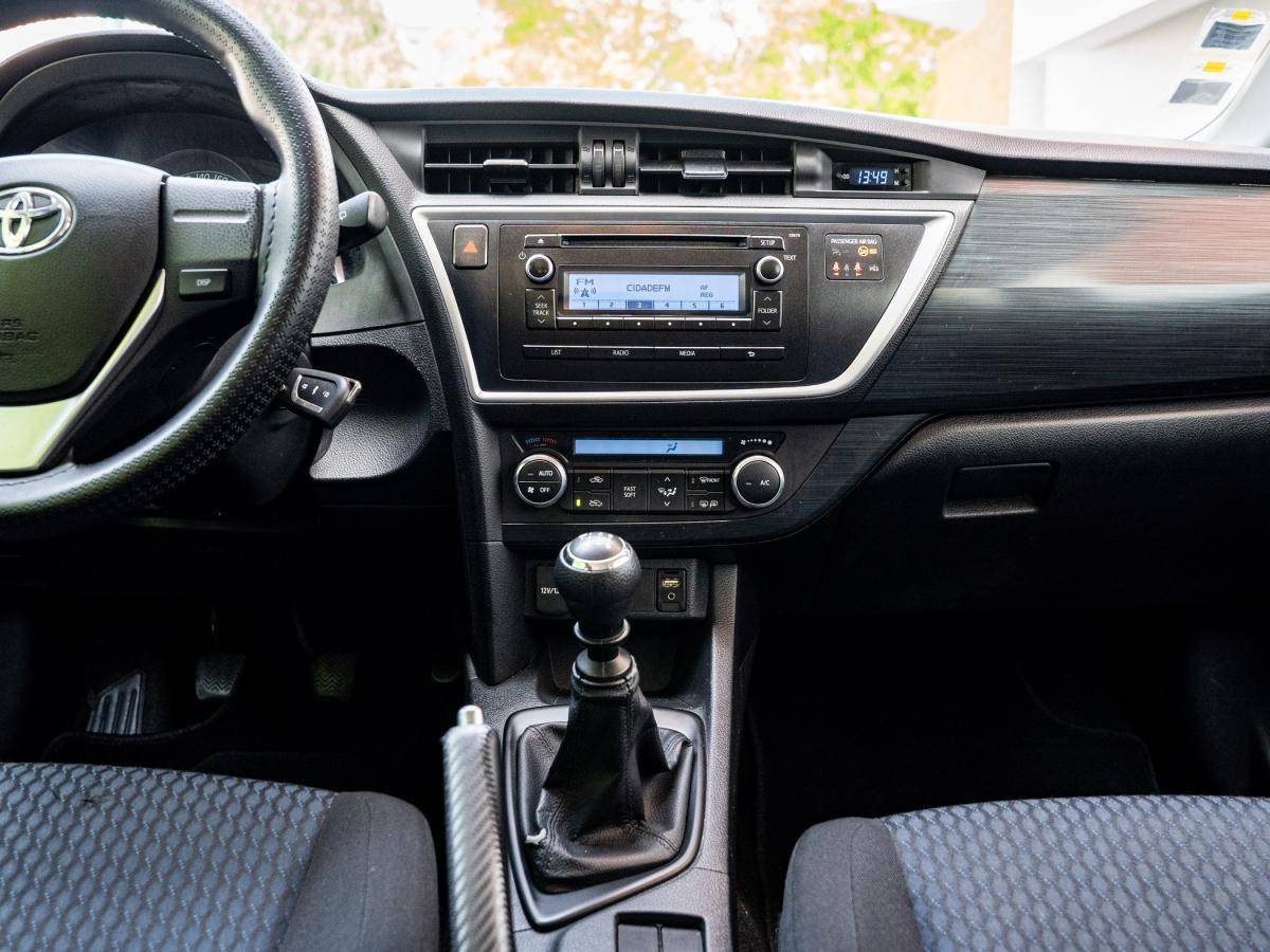 toyota-auris-touring-sports-2014-diesel-1364cc